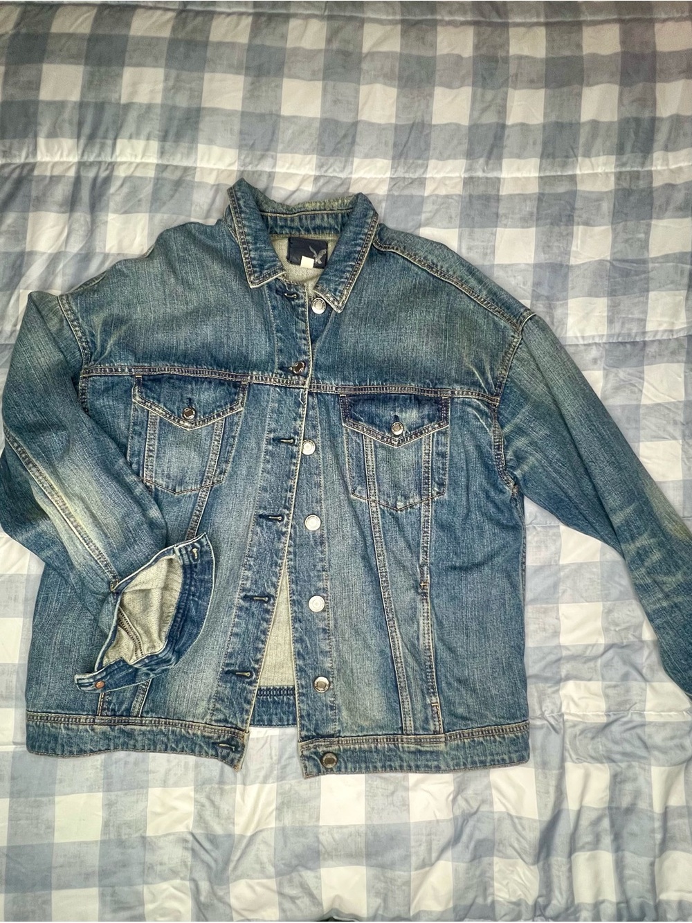 Men's Classic American Eagle Denim Jacket in Faded Blue